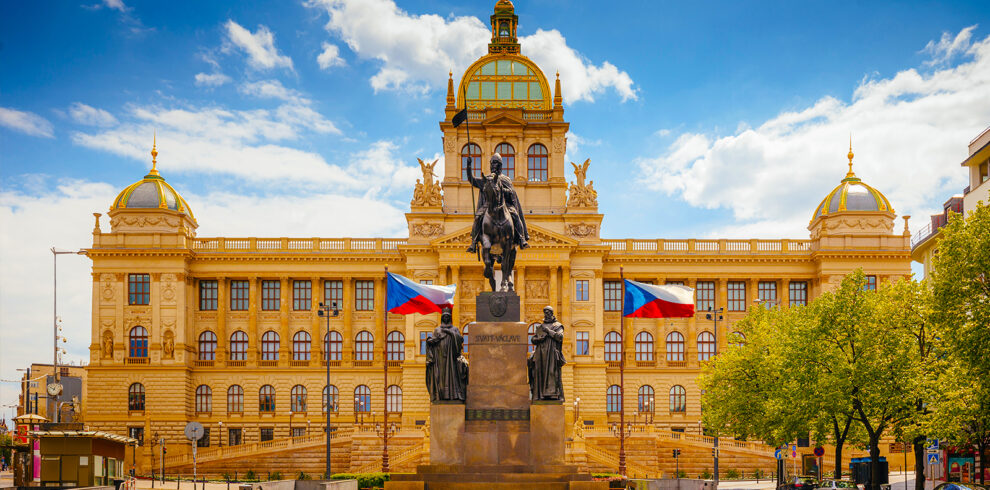 Vienna & Budapest tour package